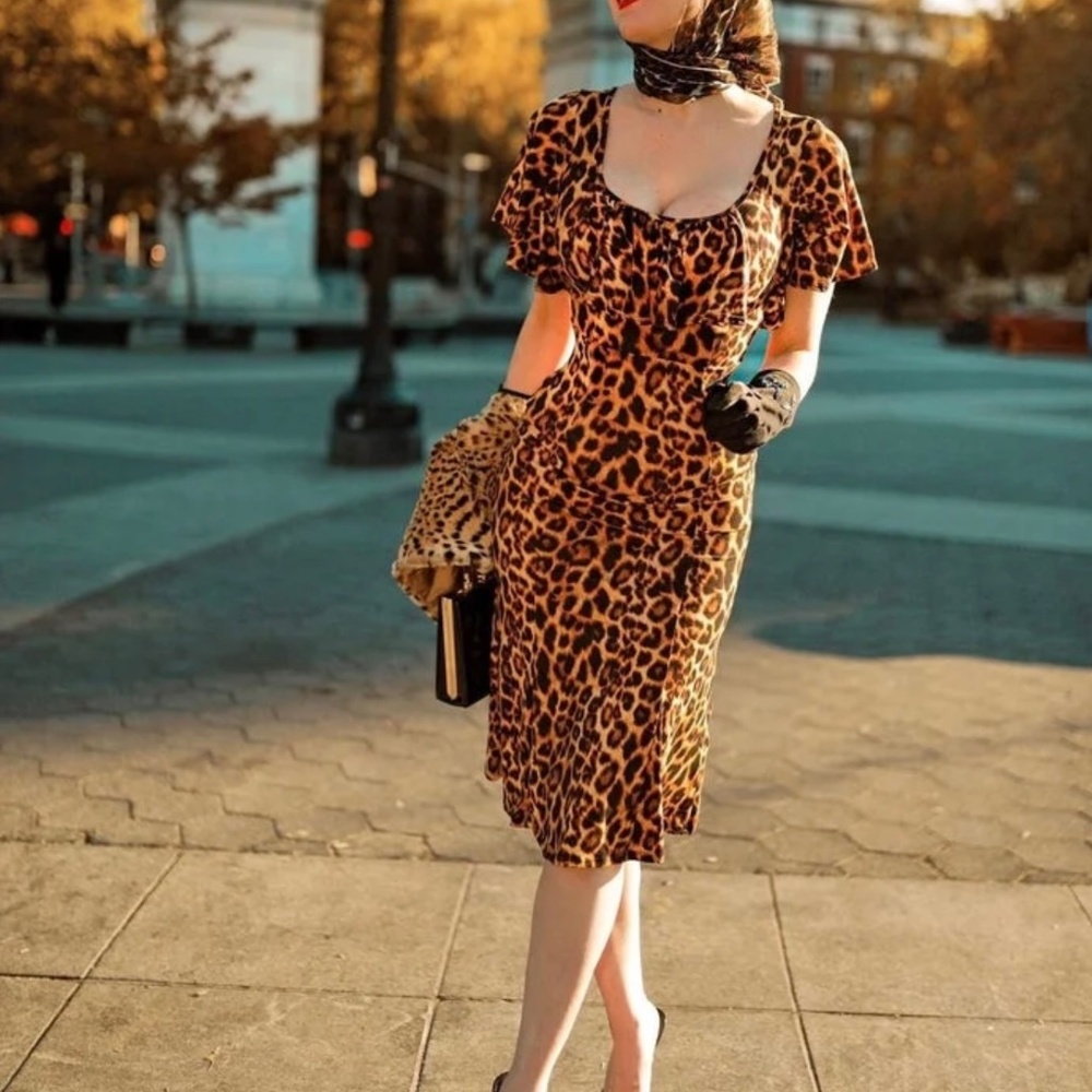 WAX POETIC - Dutchess Leopard Print Wiggle Dress